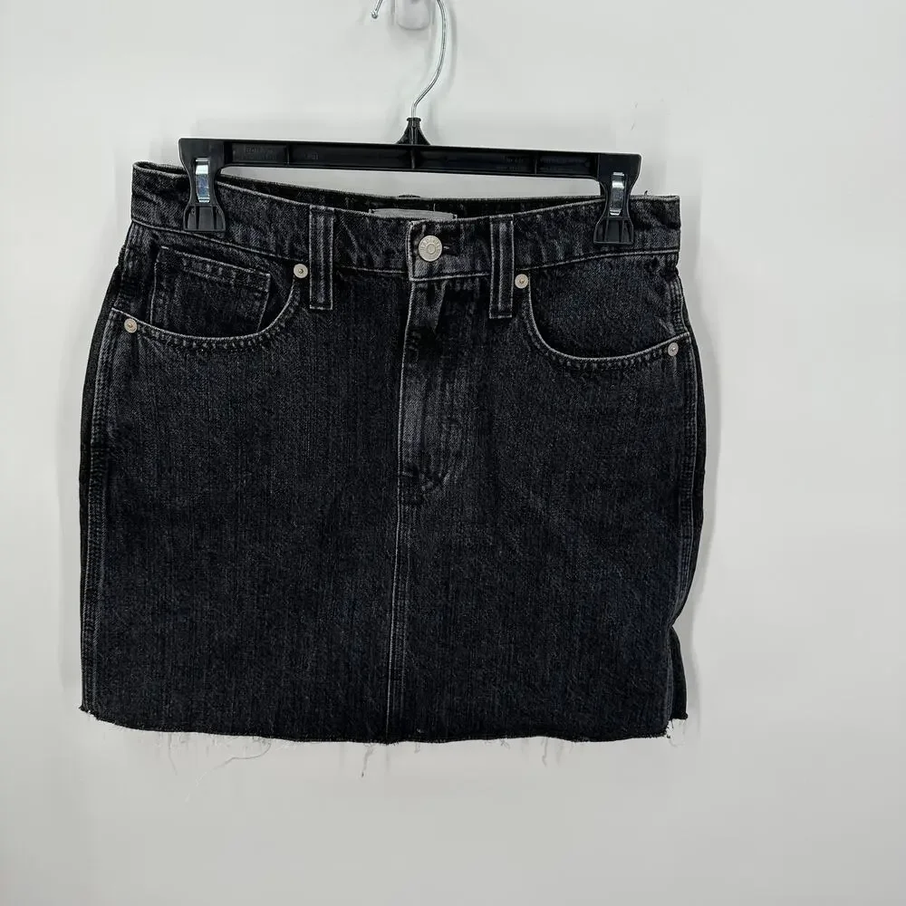 MADEWELL Rigid Denim Straight Mini Skirt in Hideaway Wash  J7908 // 27